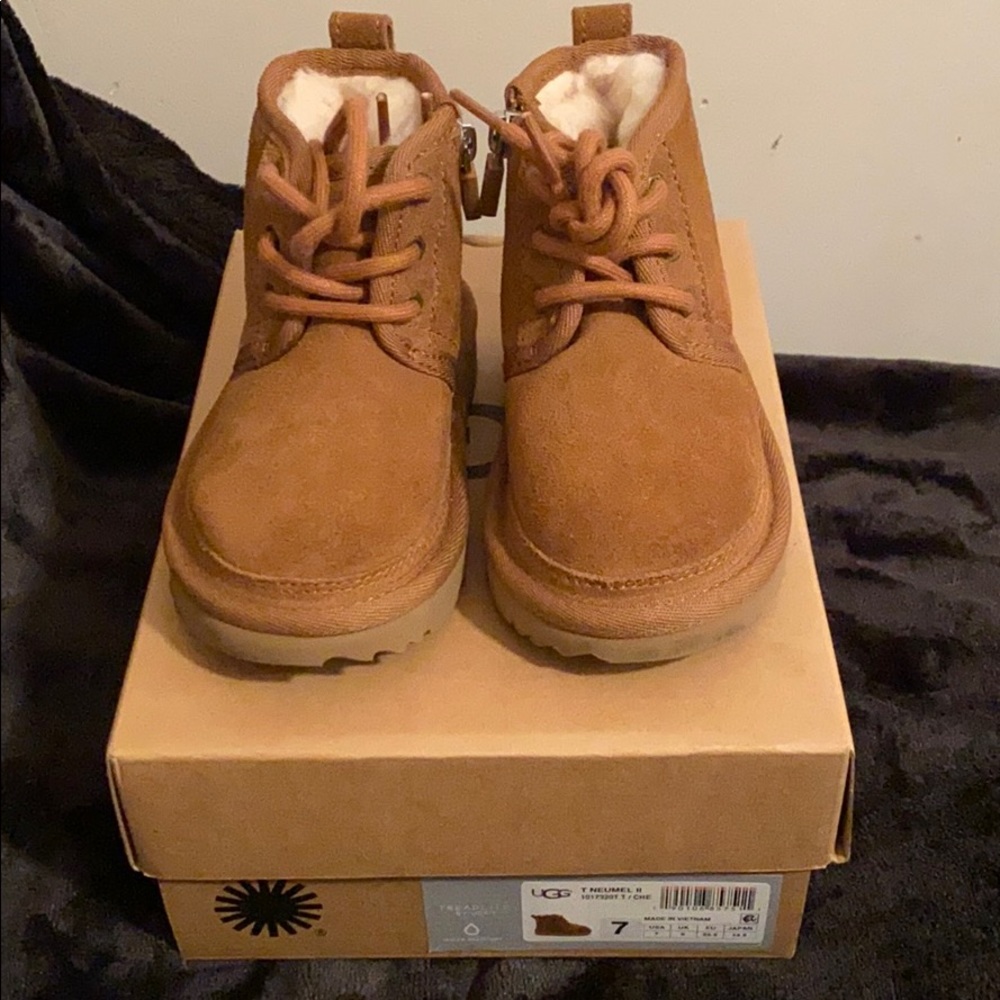 Uggs boots worn twice